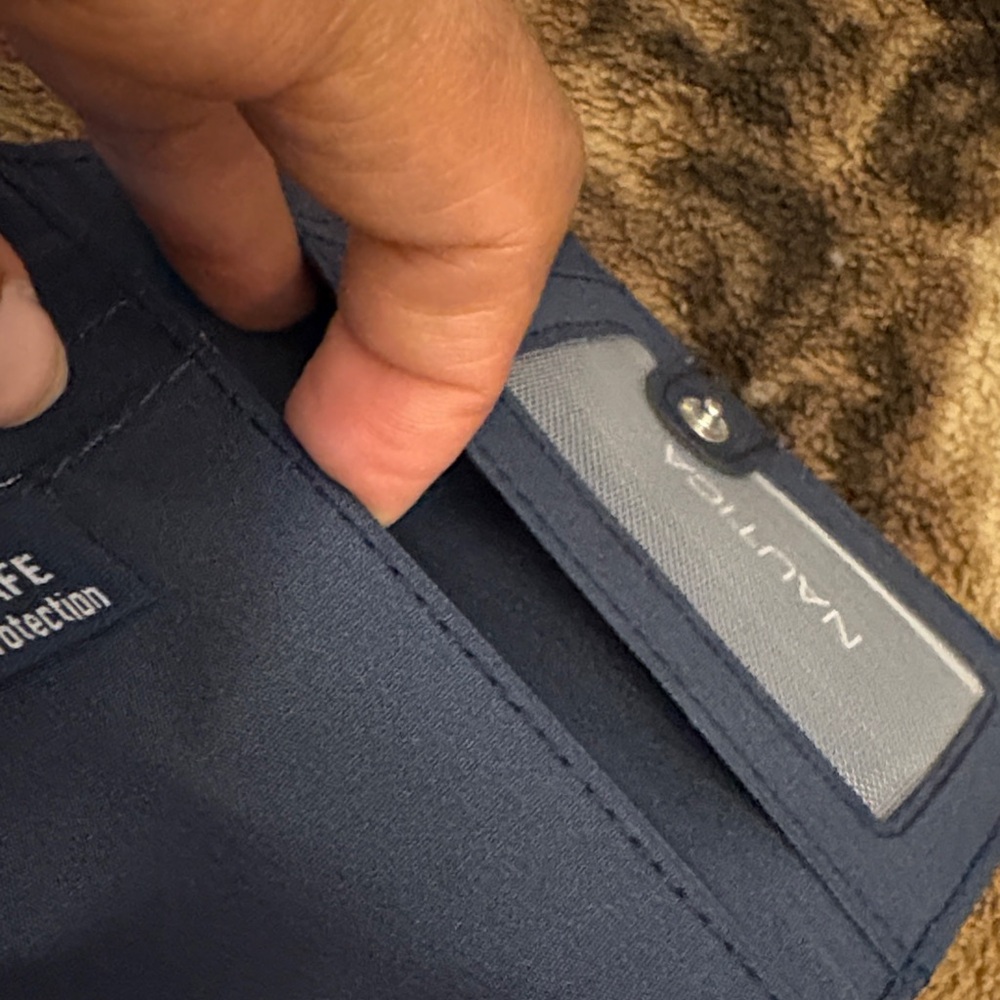 Nautica Blue Navy Embossed Card Holder - Picture 8 of 13